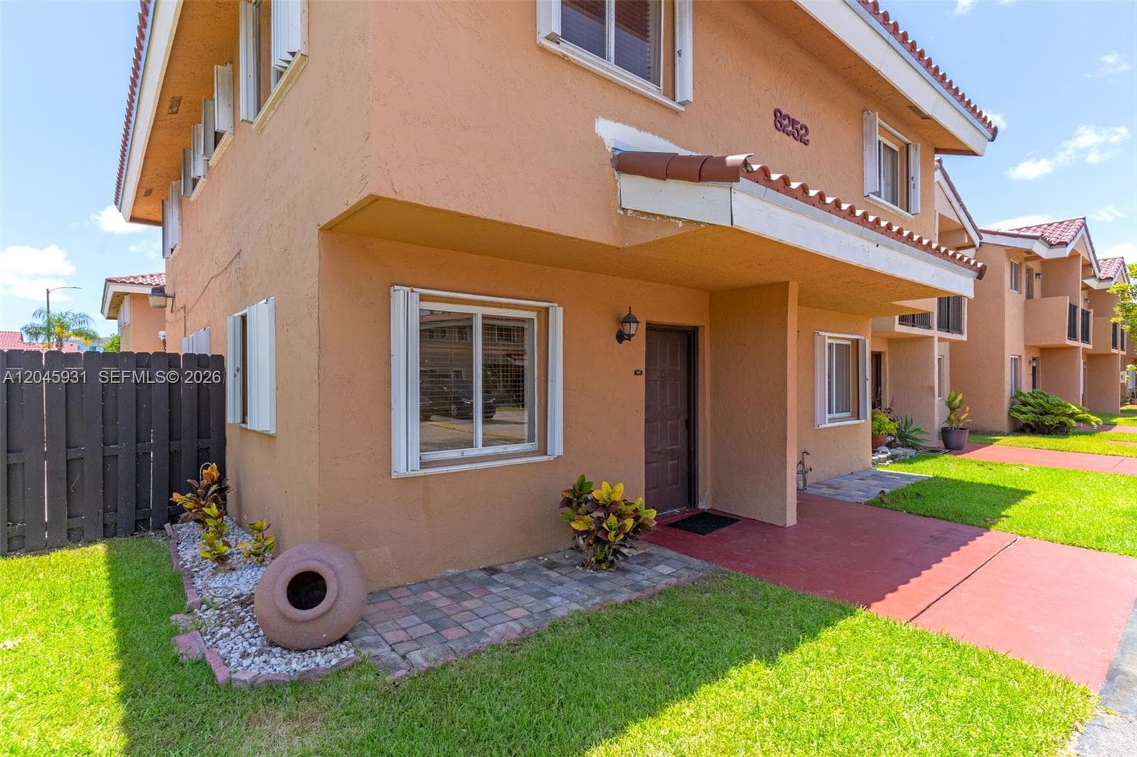 Townhouse en Flagami · 2/3